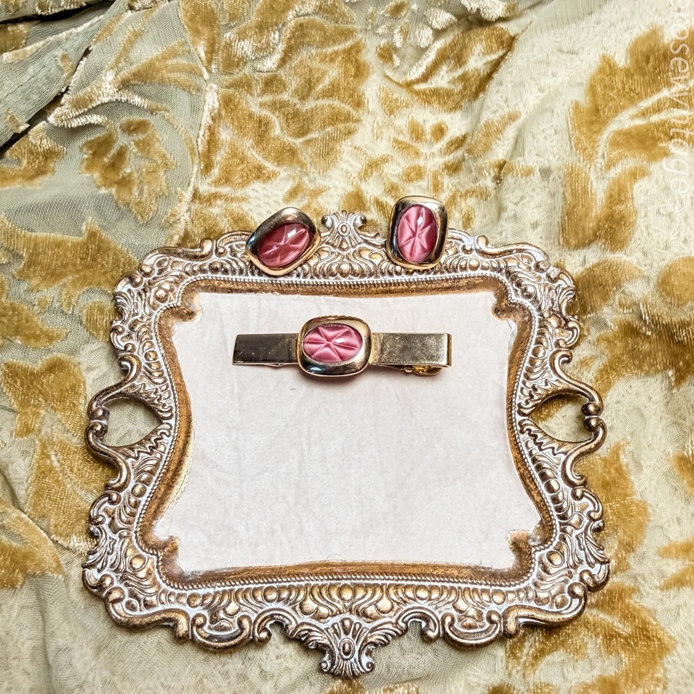 Anson Gold and Pink Tie Clip with Cufflinks‎